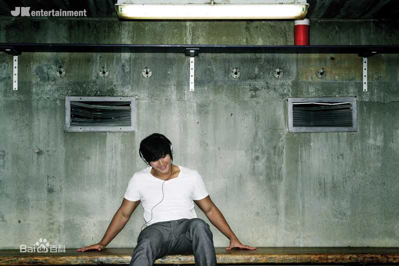 金钟国(（韩），Kim Jong Kook（英）)5辑Here I Am（官方图）图册