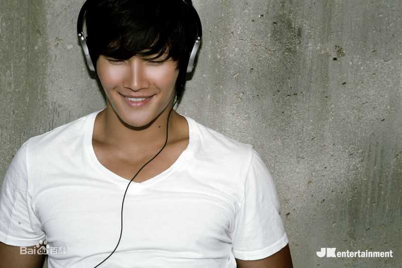 金钟国(（韩），Kim Jong Kook（英）)5辑Here I Am（官方图）图册