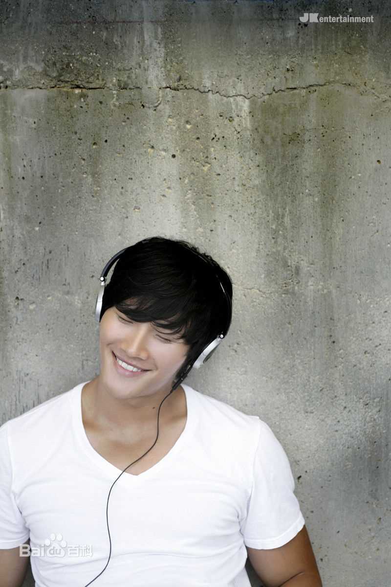 金钟国(（韩），Kim Jong Kook（英）)5辑Here I Am（官方图）图册
