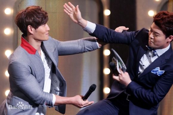 金钟国(（韩），Kim Jong Kook（英）)2013.05.11 ____(隐藏的歌手官网)壁纸壁纸