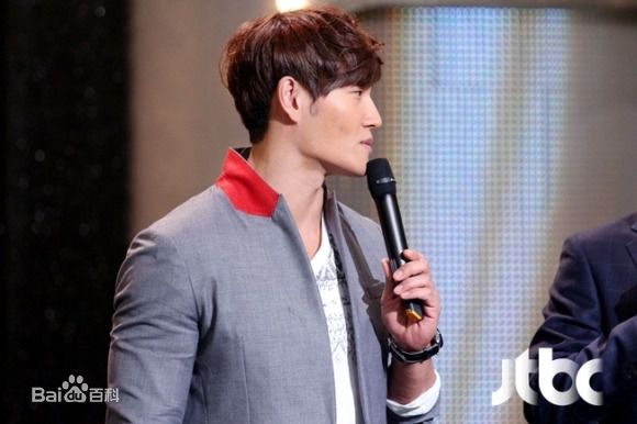 金钟国(（韩），Kim Jong Kook（英）)2013.05.11 ____(隐藏的歌手官网)壁纸壁纸