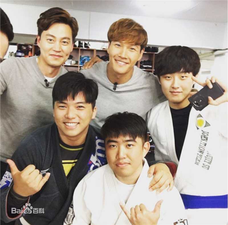 金钟国(（韩），Kim Jong Kook（英）)___SHOW（欢迎show）（官方图）前后照片