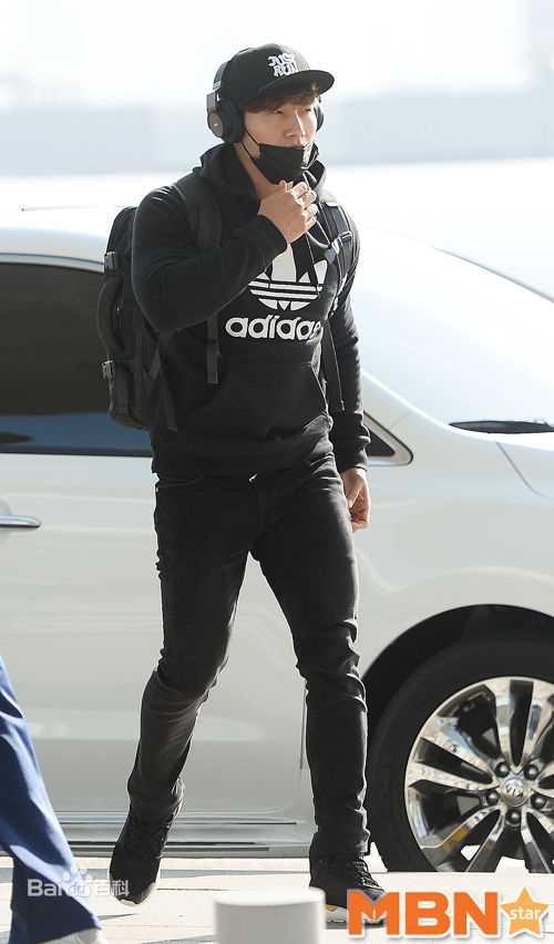 金钟国(（韩），Kim Jong Kook（英）)2015 MAMA图片图册
