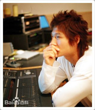 金钟国(（韩），Kim Jong Kook（英）)2辑Evolution生活照相册