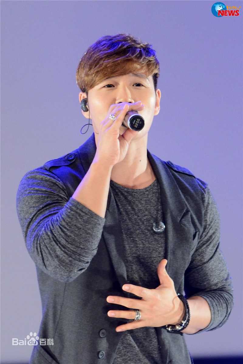 金钟国(（韩），Kim Jong Kook（英）)2014.01.25 2014爱的力量公益音乐会（cr.WOW NEWS）生活照相册