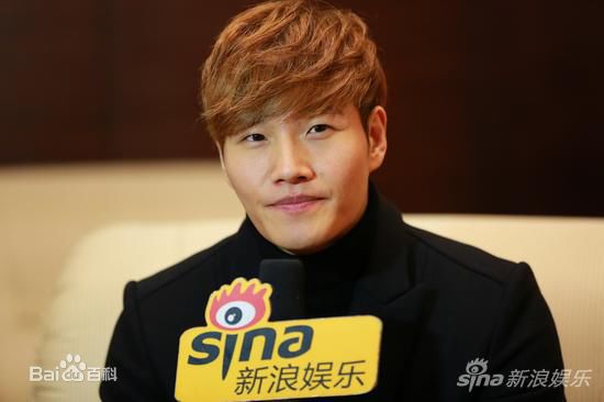 最新金钟国(（韩），Kim Jong Kook（英）)在2015.01.23《奔跑吧兄弟》新闻发布会新闻图中的壁纸