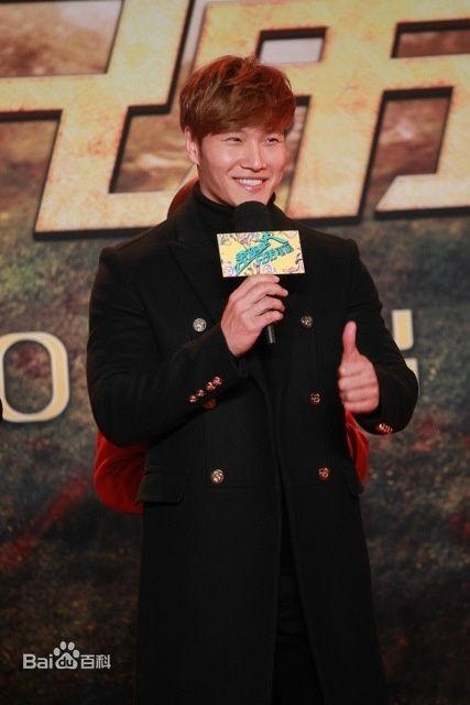最新金钟国(（韩），Kim Jong Kook（英）)在2015.01.23《奔跑吧兄弟》新闻发布会新闻图中的壁纸
