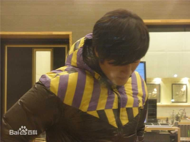 最新金钟国(（韩），Kim Jong Kook（英）)精彩图册