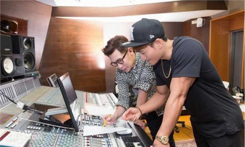 最优质金钟国(（韩），Kim Jong Kook（英）)生活照