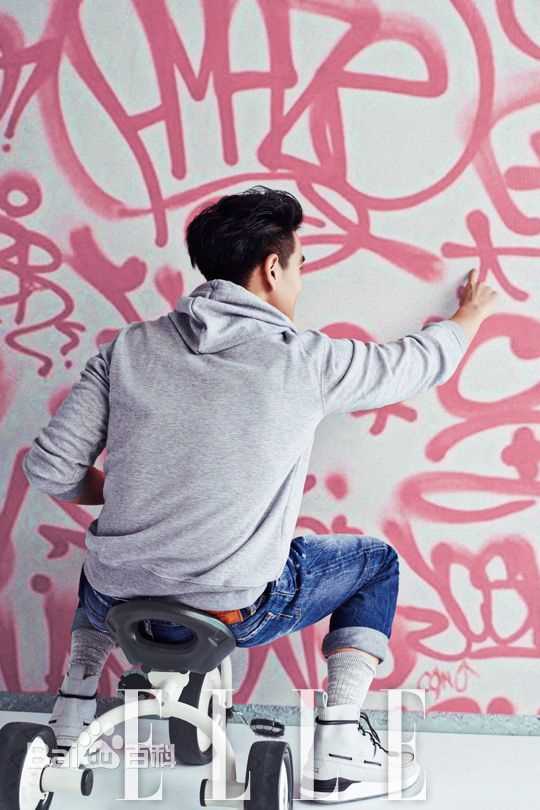 精选彭于晏(Eddie Peng Yuyan)在《ELLE》中的图册