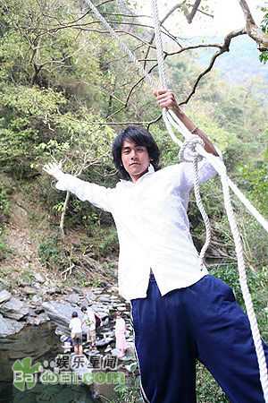 彭于晏(Eddie Peng Yuyan)2008年《蜂蜜幸运草》最新剧照