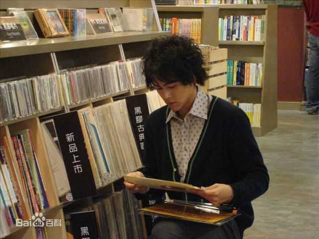 彭于晏(Eddie Peng Yuyan)2008年《蜂蜜幸运草》最新剧照