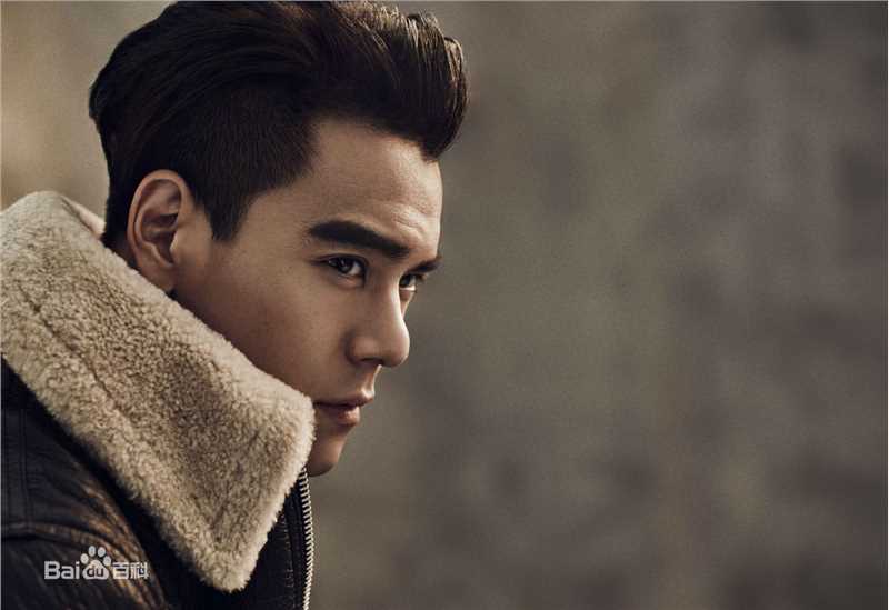 精选彭于晏(Eddie Peng Yuyan)在《Esquire》中的图册