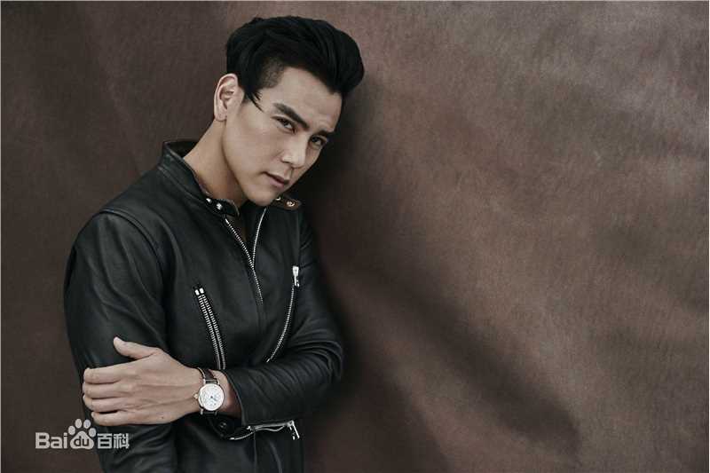 精选彭于晏(Eddie Peng Yuyan)在《Esquire》中的图册