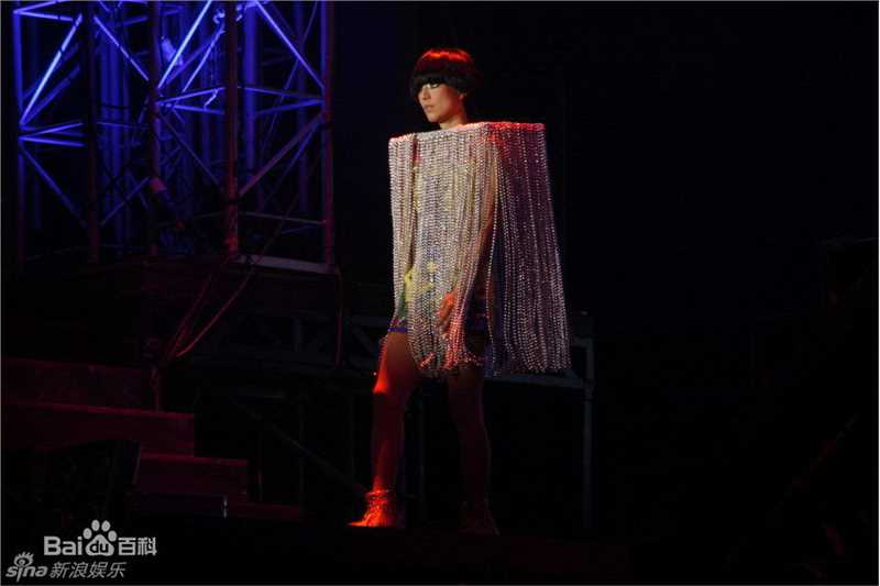 最新郑秀文(Sammi Cheng)精彩图册