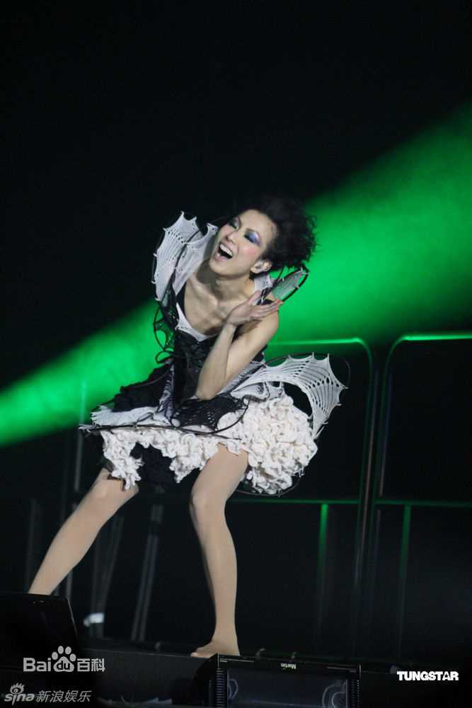 最新郑秀文(Sammi Cheng)精彩图册