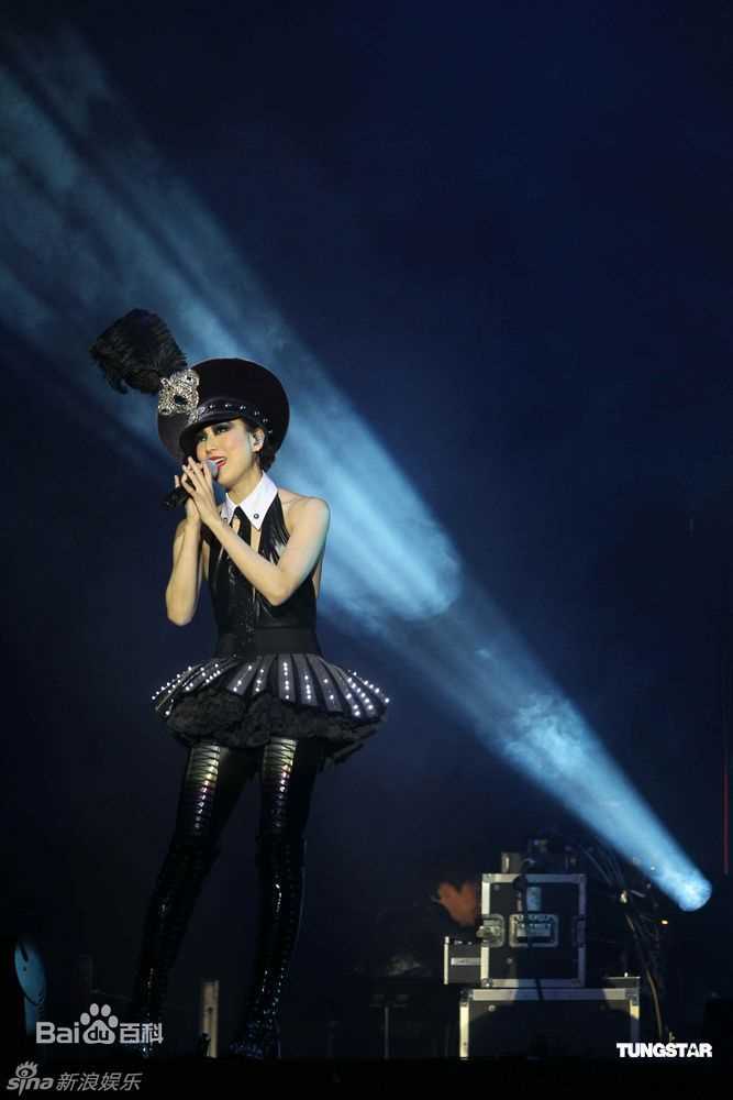 最新郑秀文(Sammi Cheng)精彩图册