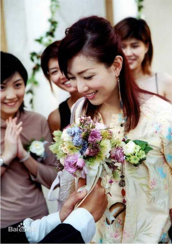郑秀文(Sammi Cheng)2003年《恋上你的床》最新剧照