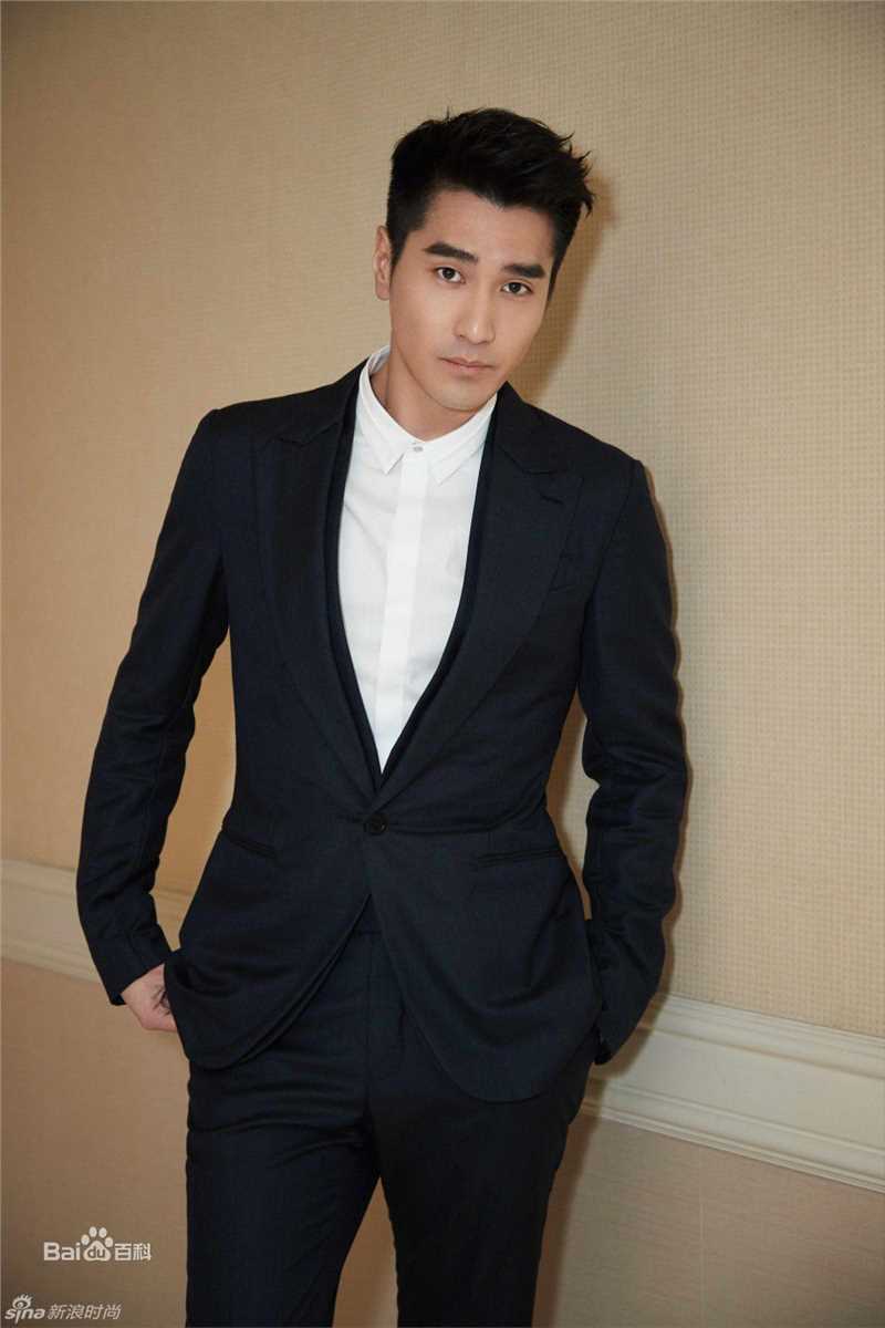 赵又廷(Mark Chao)西装照生活照