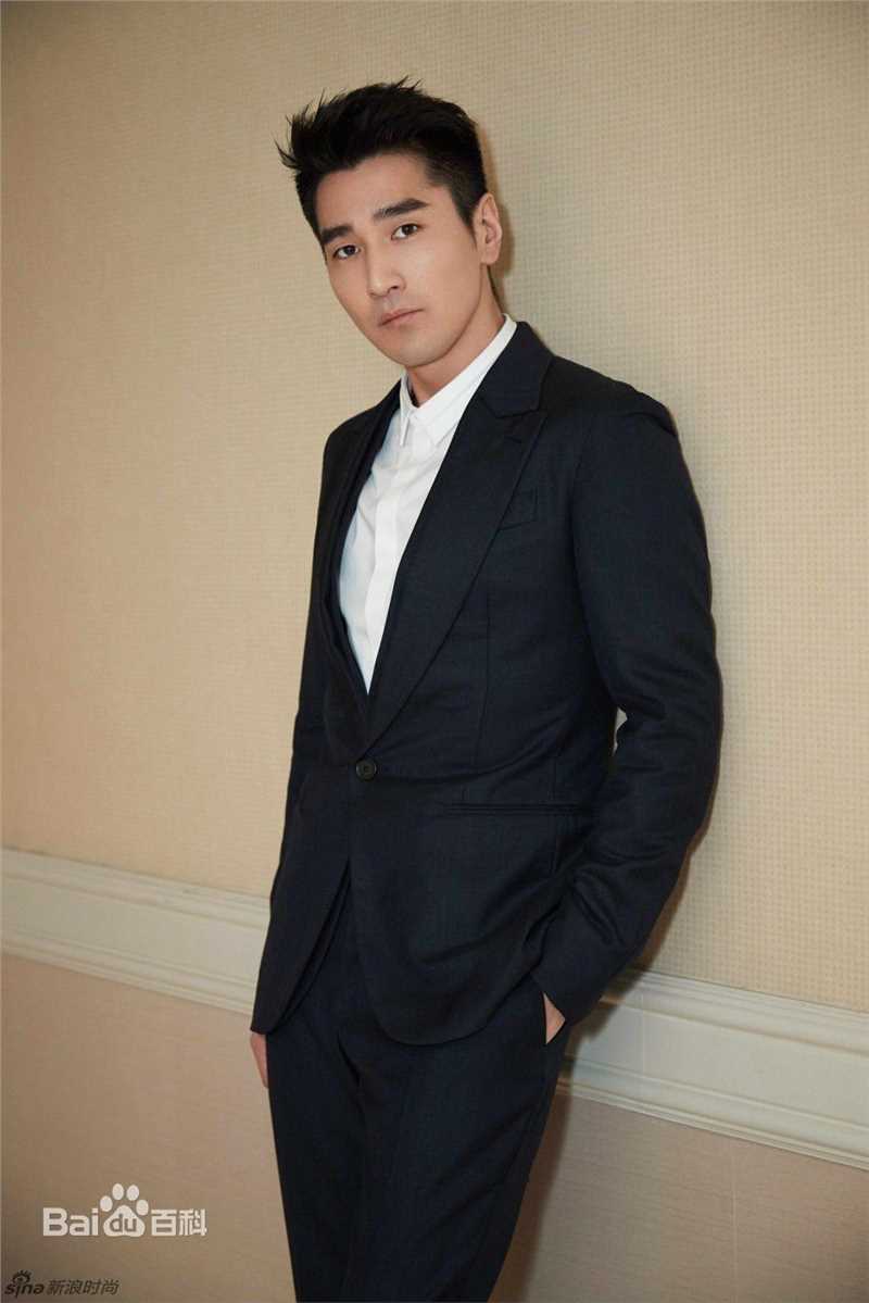 赵又廷(Mark Chao)西装照生活照