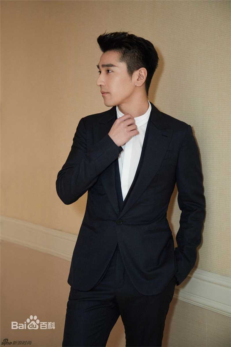 赵又廷(Mark Chao)西装照生活照