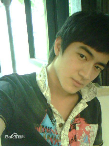 林更新(Kenny Lin)学生时代的前后照片