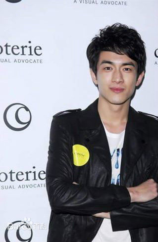 林更新(Kenny Lin)活动相关性感图片壁纸