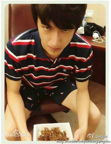 林更新(Kenny Lin)生活照性感图片图集