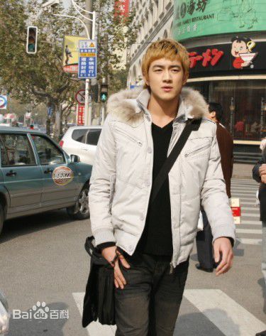 林更新(Kenny Lin)生活照性感图片图集