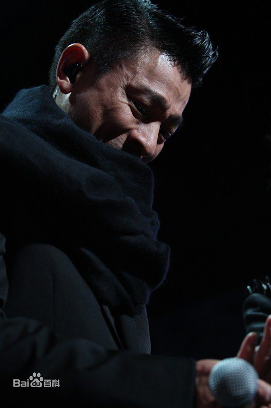 刘德华(Andy Lau，Lau Tak Wah)2011.1.15 百度娱乐沸点前后照片