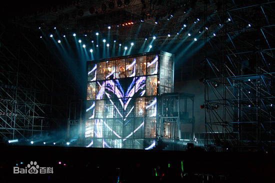 郭富城(Aaron Kwok)450度旋转舞台素颜照相册