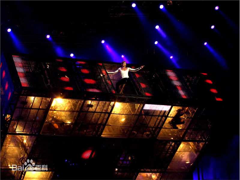 郭富城(Aaron Kwok)450度旋转舞台素颜照相册