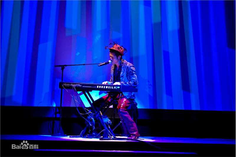 郭富城(Aaron Kwok)在《舞林正传》演唱会中的