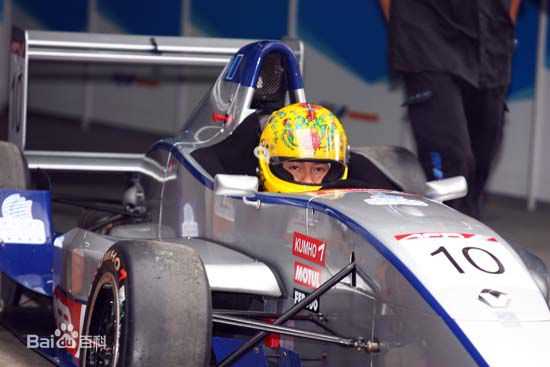 郭富城(Aaron Kwok)个人生活前后照片