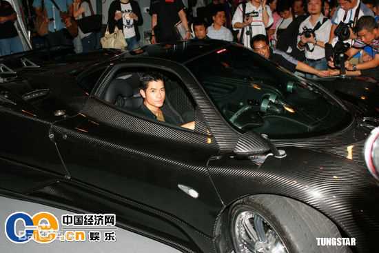 郭富城(Aaron Kwok)个人生活前后照片