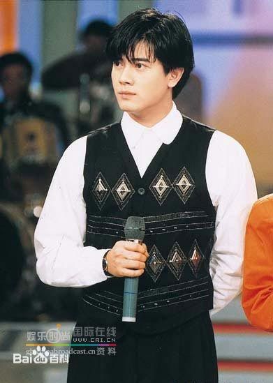 郭富城(Aaron Kwok)百变发型图片图册