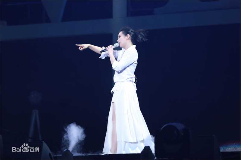 刘若英(Rene Liu)我敢演唱会现场图性感图片图集