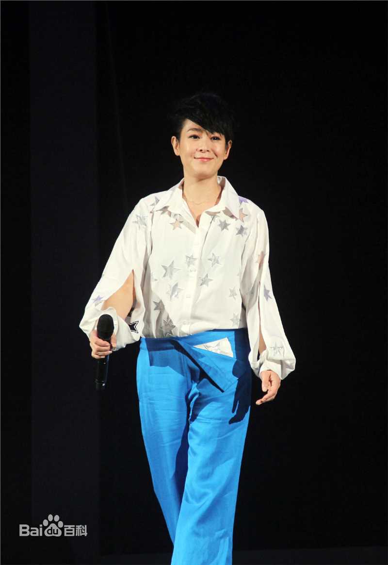 刘若英(Rene Liu)我敢演唱会现场图性感图片图集