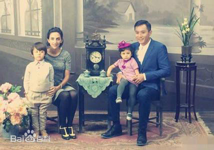 刘烨(Liu Ye)和太太性感图片壁纸