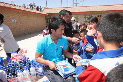 古天乐(Louis Koo、Tin Lok)捐建学校素颜照壁纸