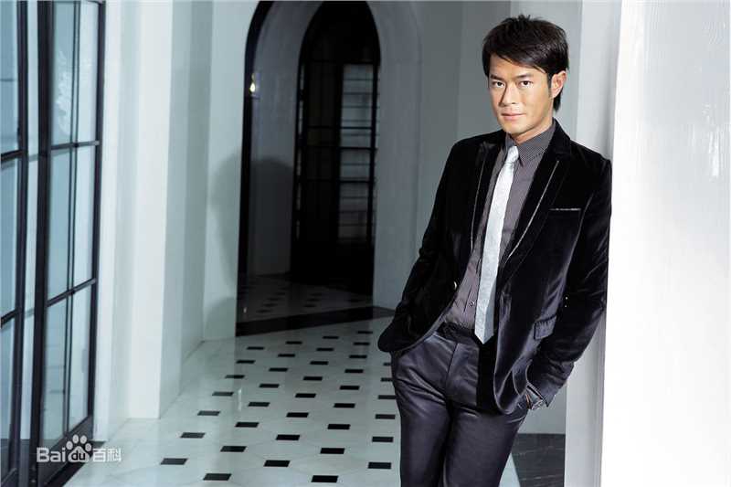古天乐(Louis Koo、Tin Lok)圣捷罗时尚男装前后照片
