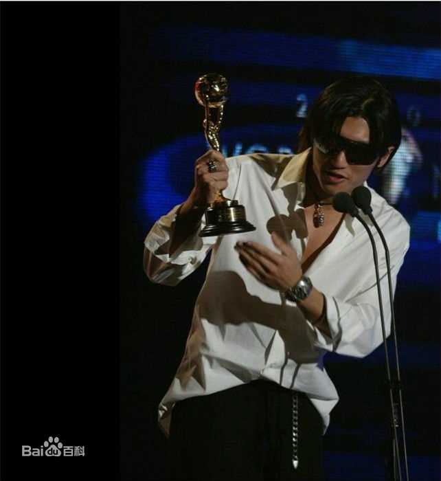 精选谢霆锋(Nicholas Tse（尼古拉斯 . 谢）)在21岁的于《World Music Awards》现场中的图册