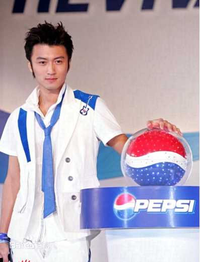 谢霆锋(Nicholas Tse（尼古拉斯 . 谢）) 代言百事可乐前后照片