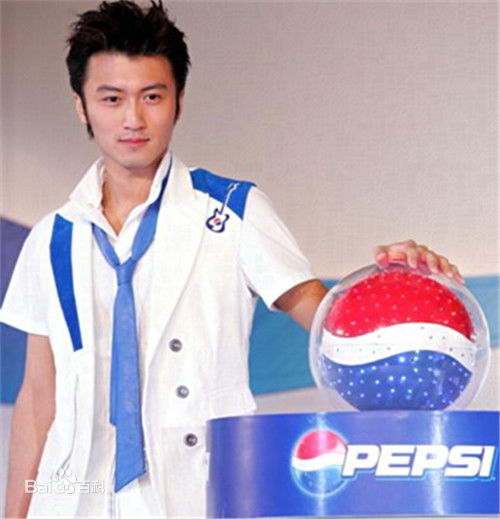 谢霆锋(Nicholas Tse（尼古拉斯 . 谢）) 代言百事可乐前后照片