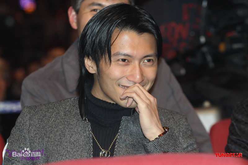 谢霆锋(Nicholas Tse（尼古拉斯 . 谢）)011.3.1 华鼎电影盛典最佳男配角图册