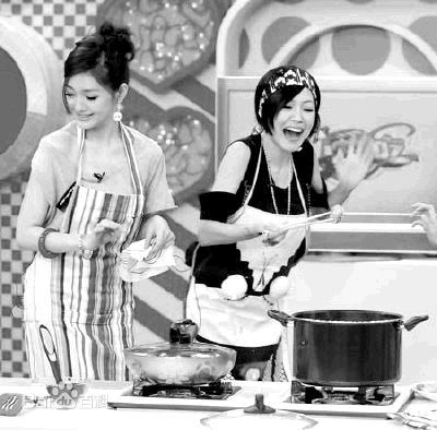 精选徐熙媛(Barbie Hsu)在主持《大小爱吃》中的图册