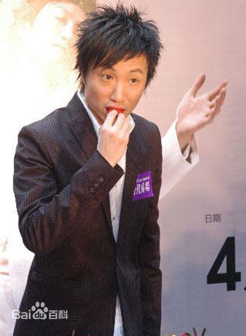 郑中基(Ronald Cheng)前后照片