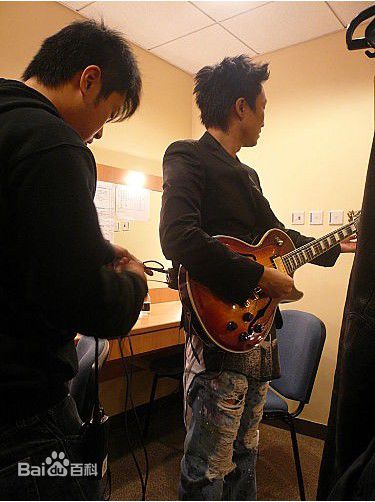 郑中基(Ronald Cheng)2009金牌娱乐澳门演唱会图册