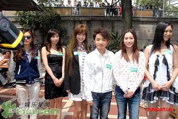 王祖蓝(Wong Cho Lam)生活照图片图集