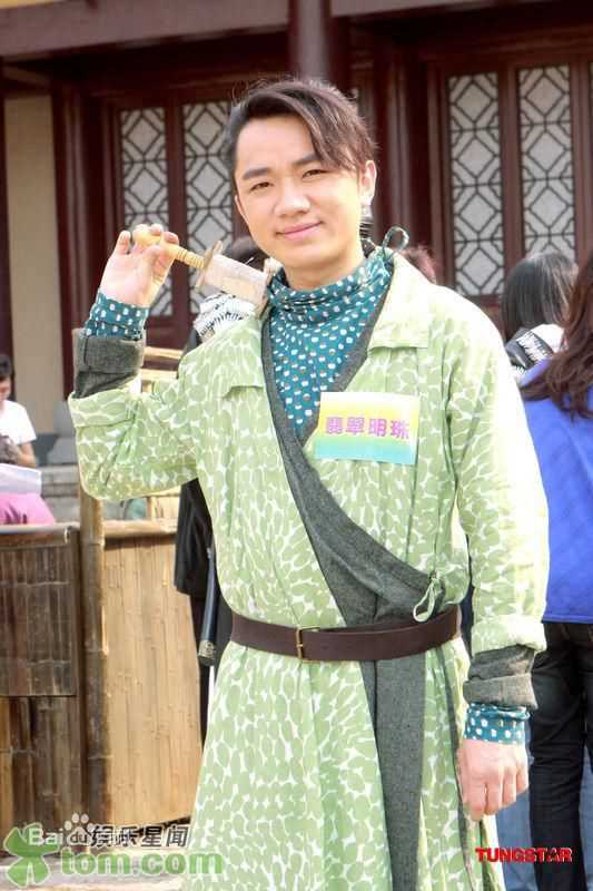 最优质王祖蓝(Wong Cho Lam)在2010年《翡翠明珠》饰说书人中的相册